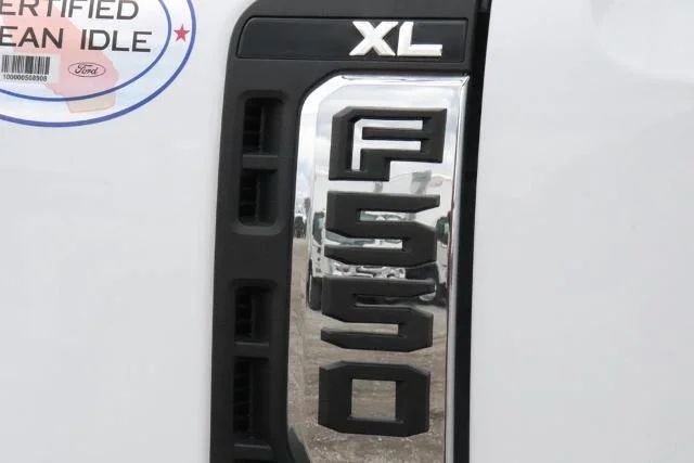 2025 Ford F-550 Super Duty Chassis Cab XL - Photo 38