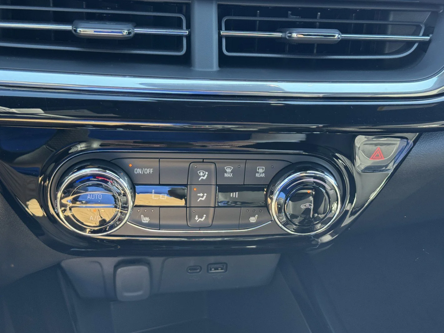 2026 Chevrolet Trax RS - Photo 18