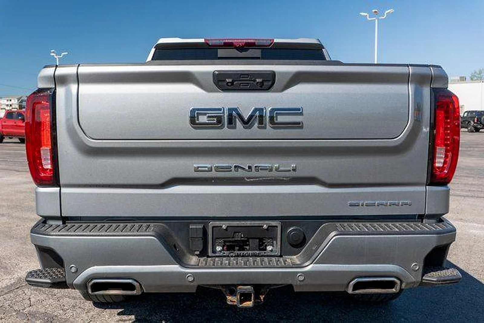 Used 2023  GMC Denali Ultimate image 7