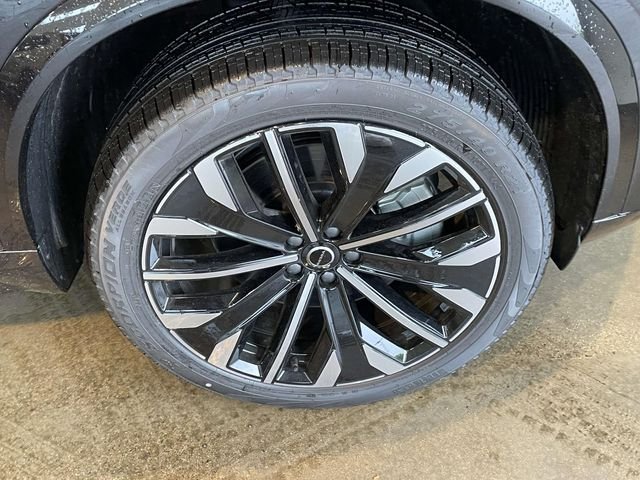 2026 Volvo XC90 Plus - Photo 11