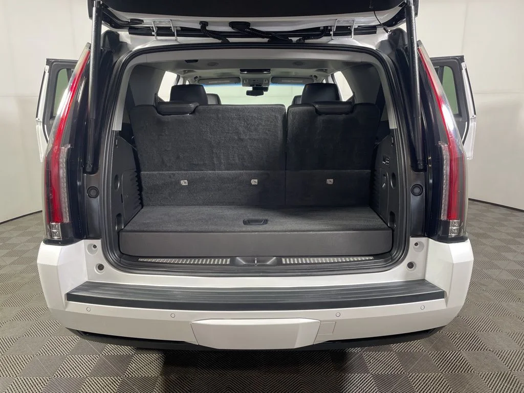 Used 2019 White Cadillac Premium Luxury image 23