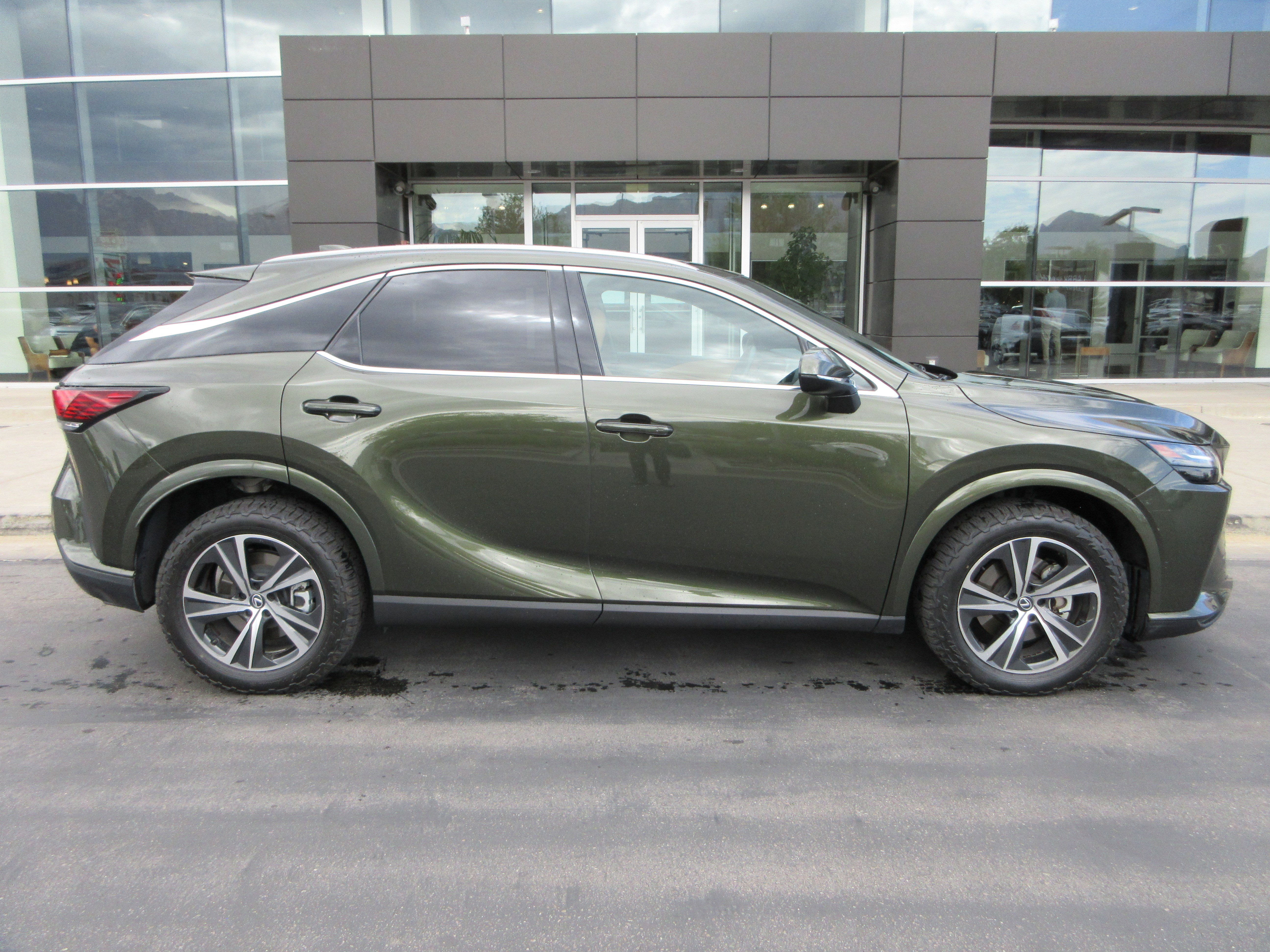 Used 2023 Green Pearl Lexus 350 Premium Plus image 11
