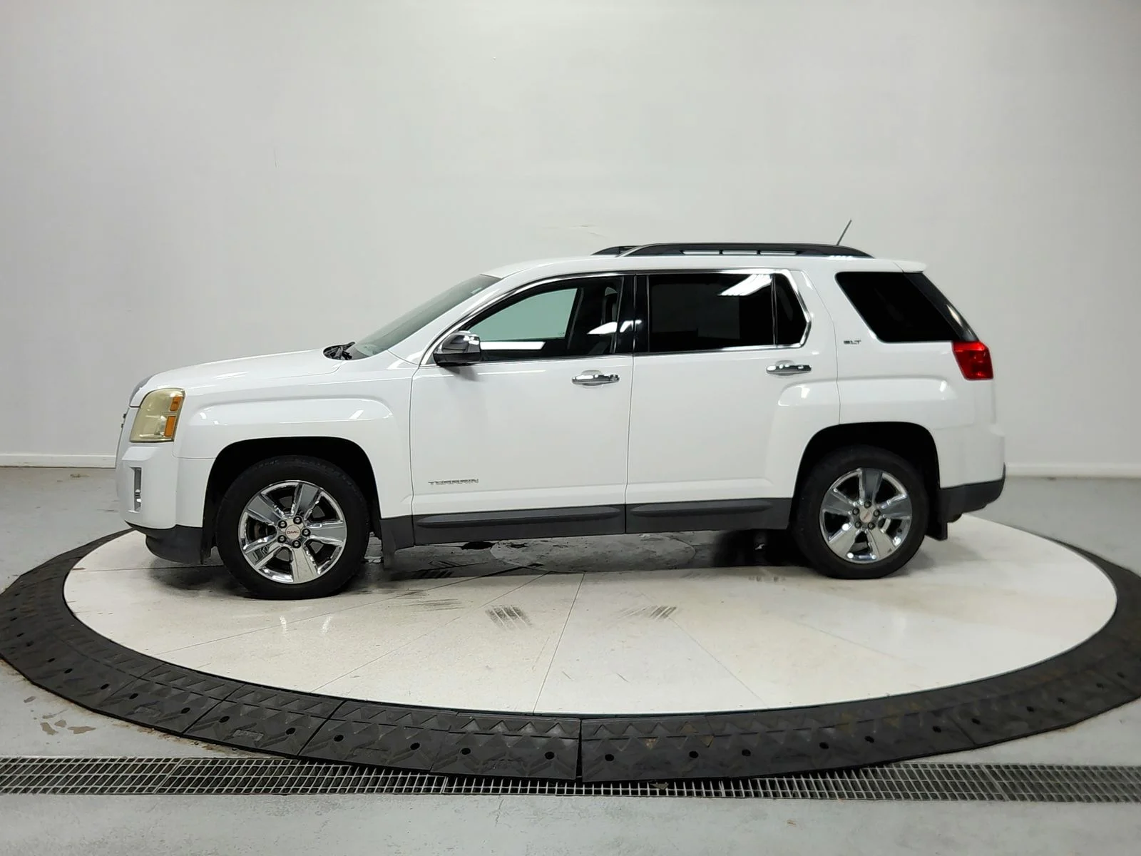 Used 2015 White GMC SLT-1 image 5