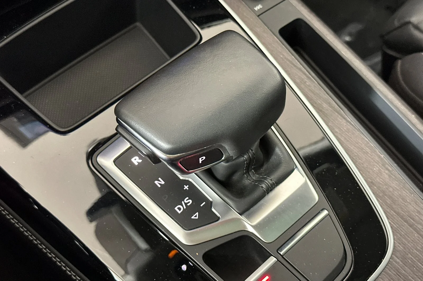 Used 2023 Mythos Black Metallic Audi S line Premium Plus 55 TFSI e quattro image 20