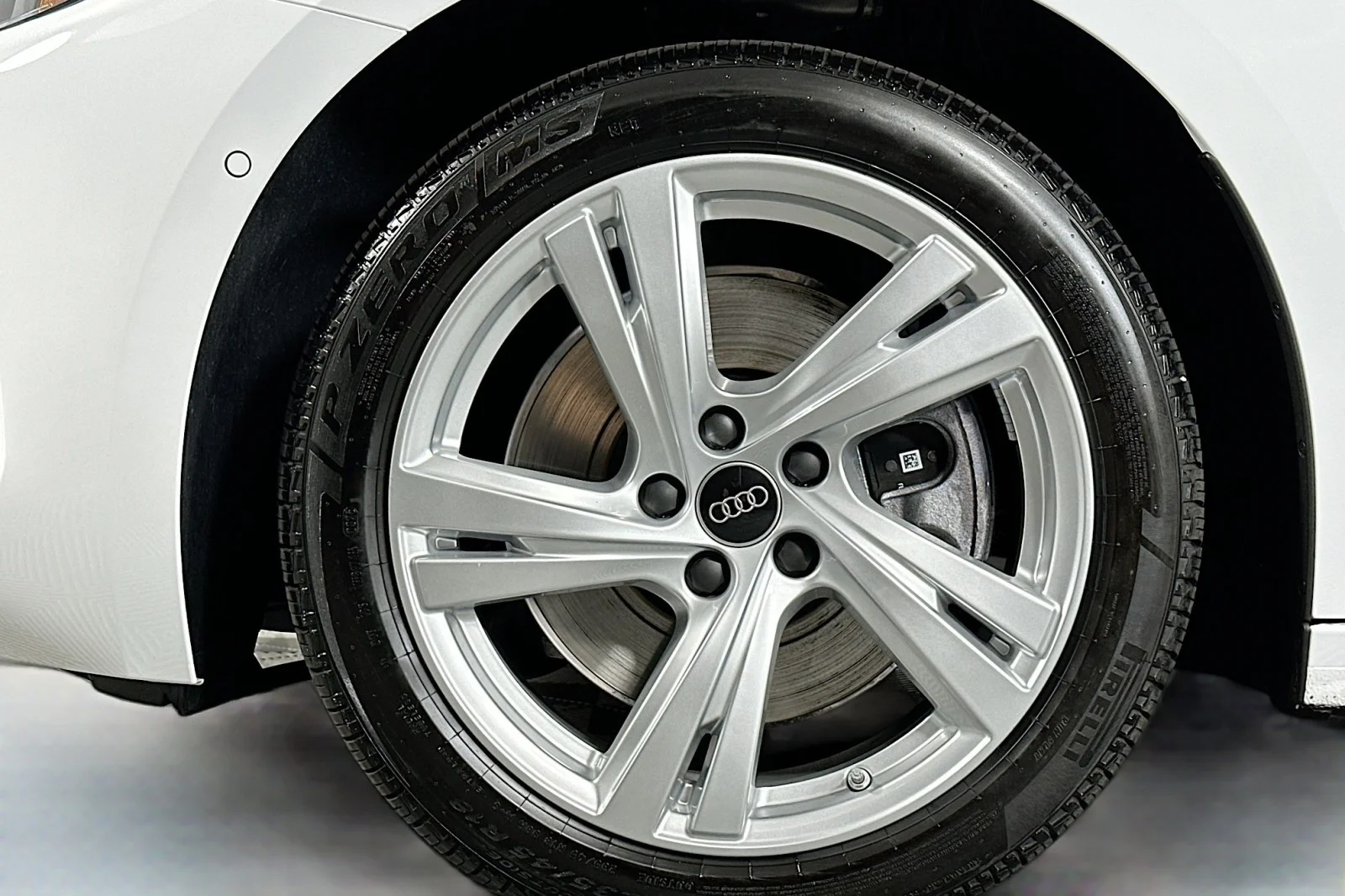 Used 2025 Arkona White Audi Premium image 11