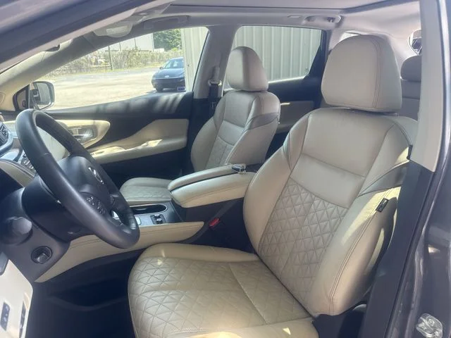 Used 2022 Gray Nissan Platinum image 15