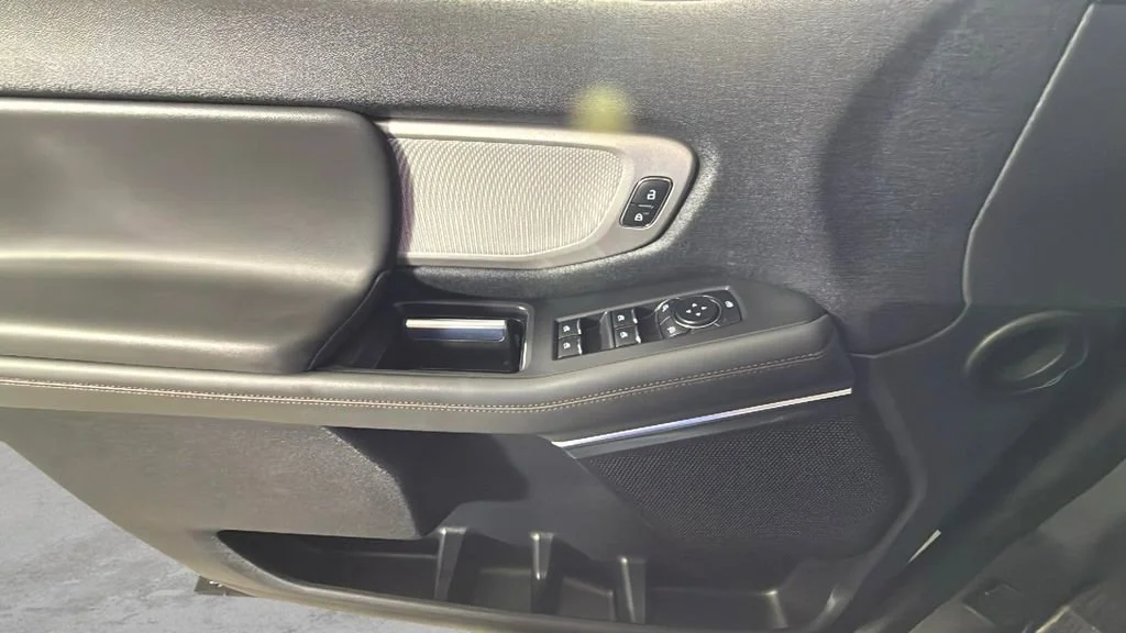 Used 2025  Ford Active image 14