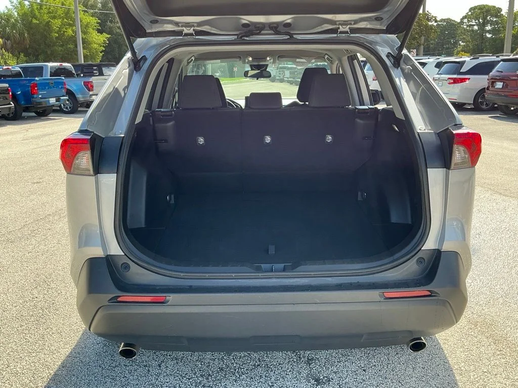 Used 2022 Silver Toyota LE image 25