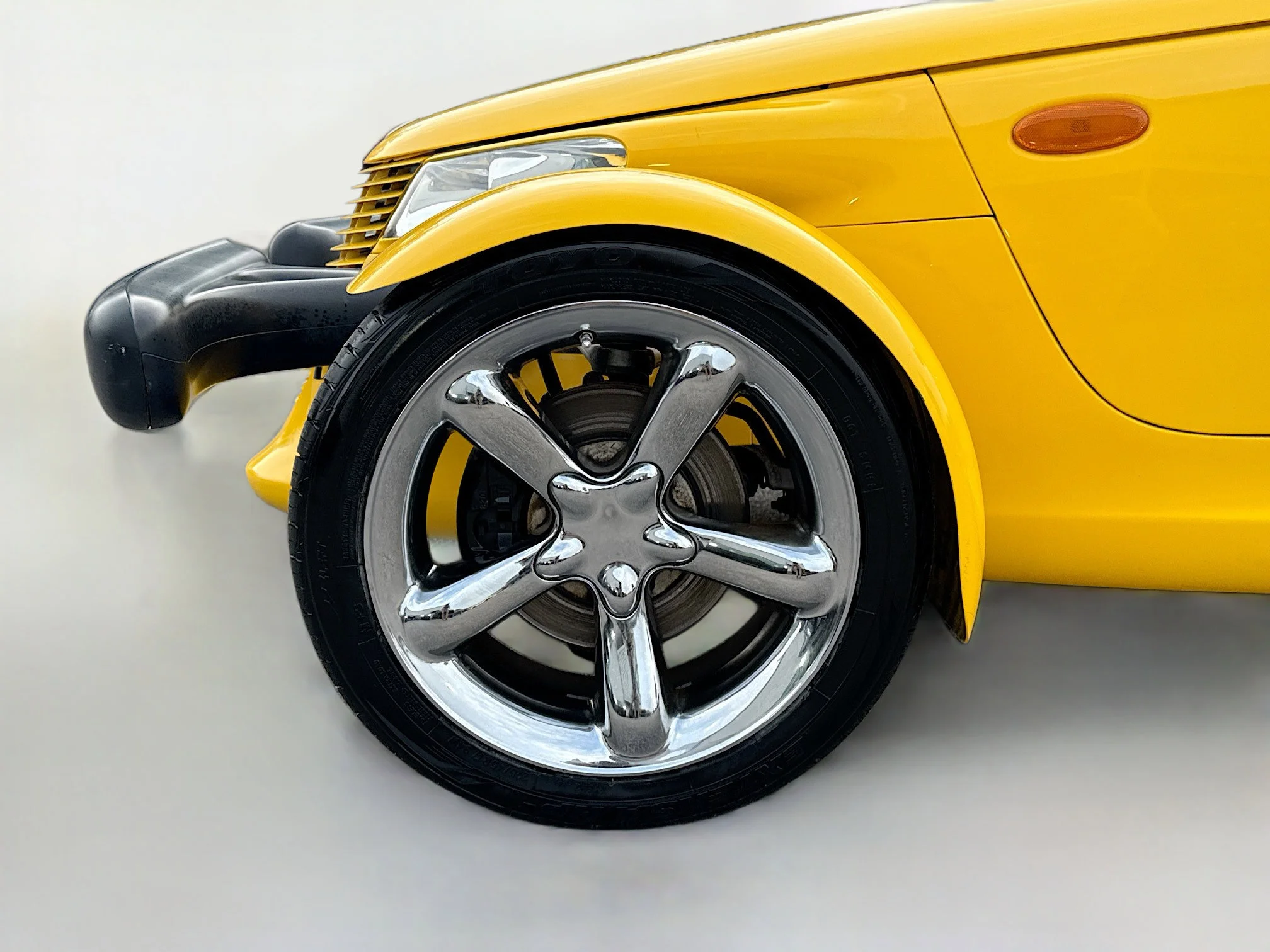 Used 2002 Prowler Yellow Clearcoat/Black Soft Top Chrysler Base image 36