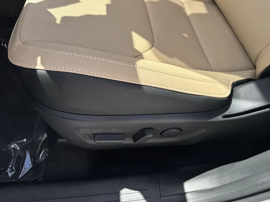 New 2026 White Metallic Mazda 2.5 S Premium AWD image 40