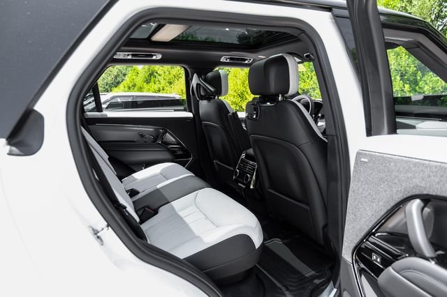 New 2026 White Land Rover Dynamic SE image 45