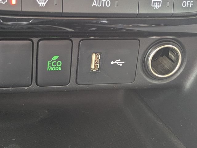 Used 2022 White Mitsubishi ES image 24