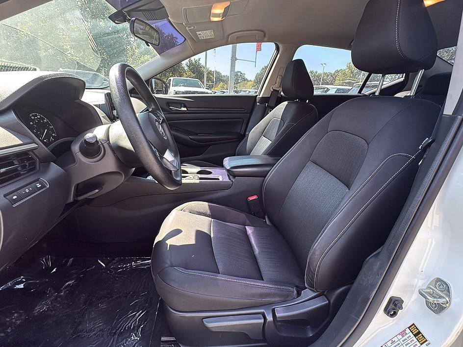 Used 2022 Glacier White Nissan 2.5 S image 19