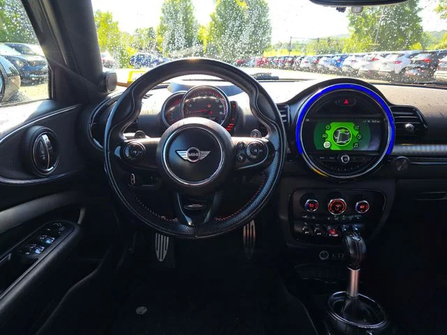 Used 2017 Silver Metallic MINI Clubman image 19