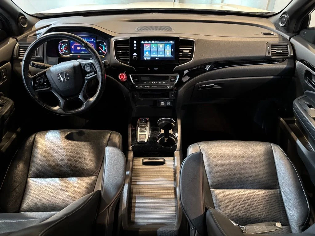 Used 2019 White Diamond Pearl Honda Touring image 10