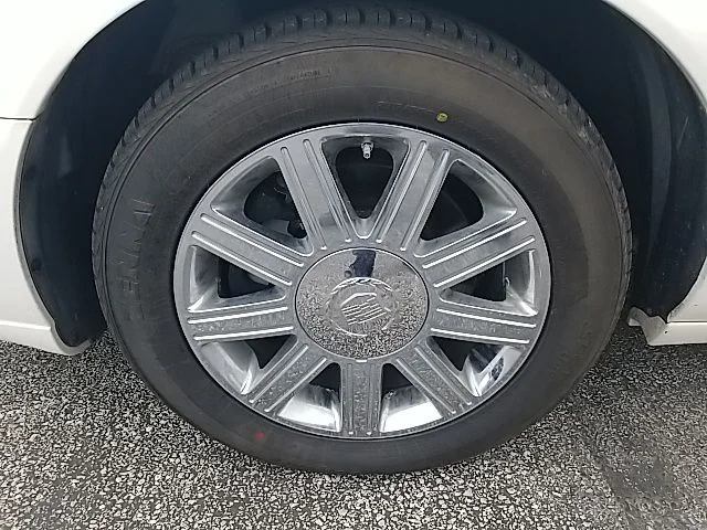 Used 2006 White Cadillac Base image 28