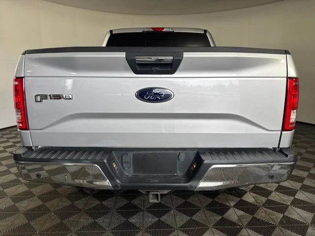 Used 2016 Silver Ford XLT image 21