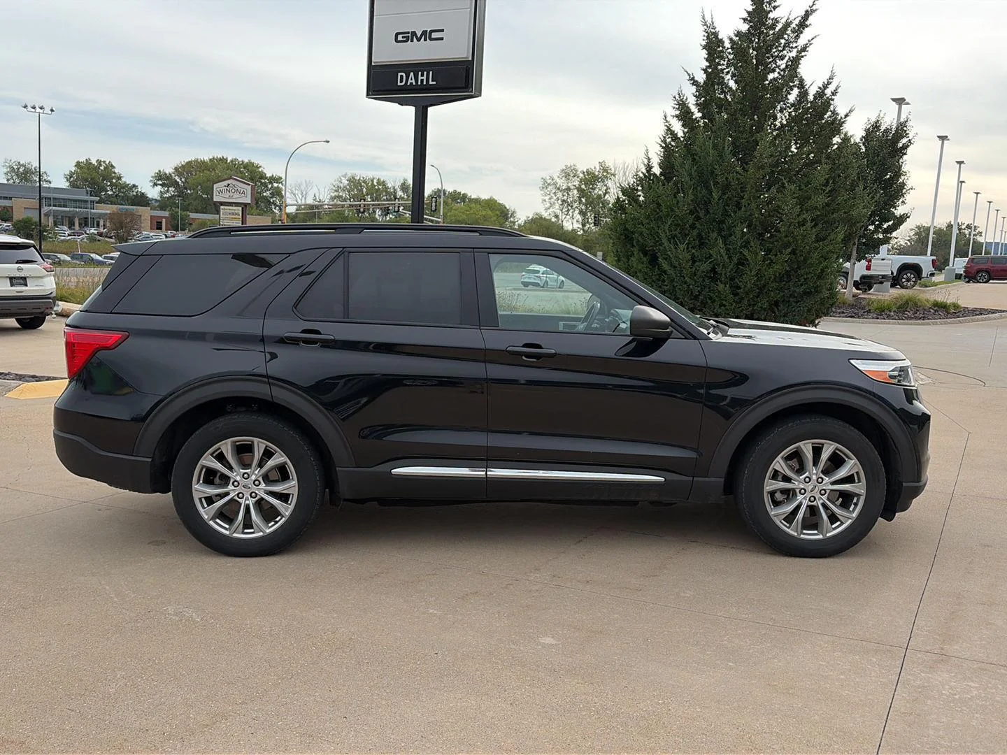 Used 2020 Ford Explorer XLT with VIN 1FMSK8DH2LGA16385 for sale in Winona, Minnesota