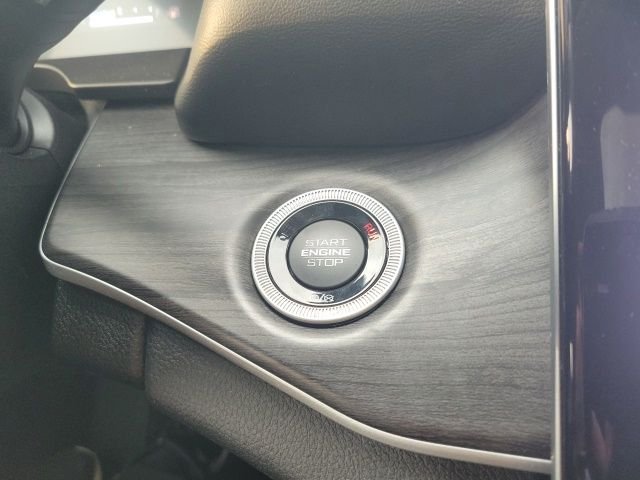 Used 2021 White Jeep Limited image 8