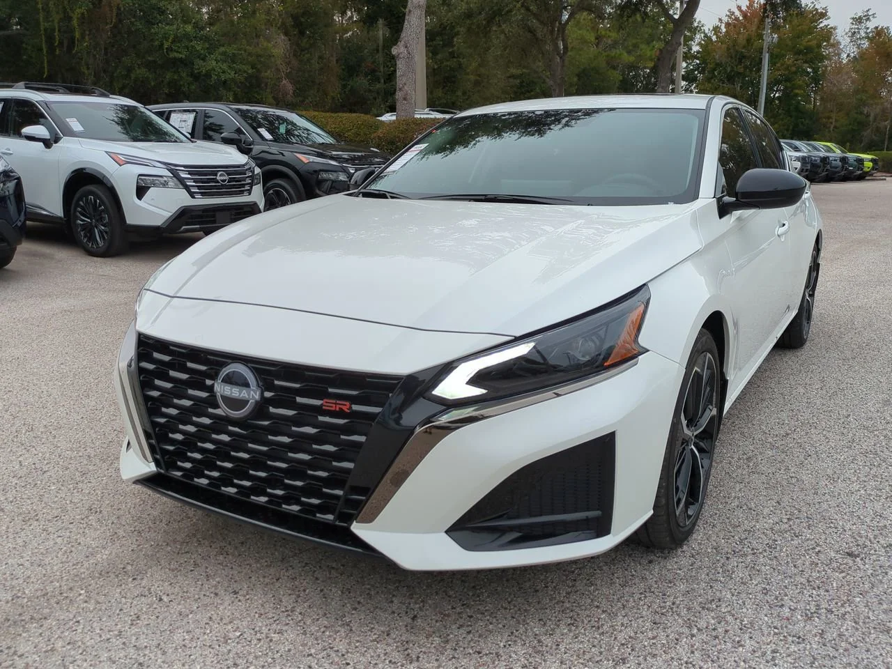 New 2025 Pearl White TriCoat Nissan SR image 10