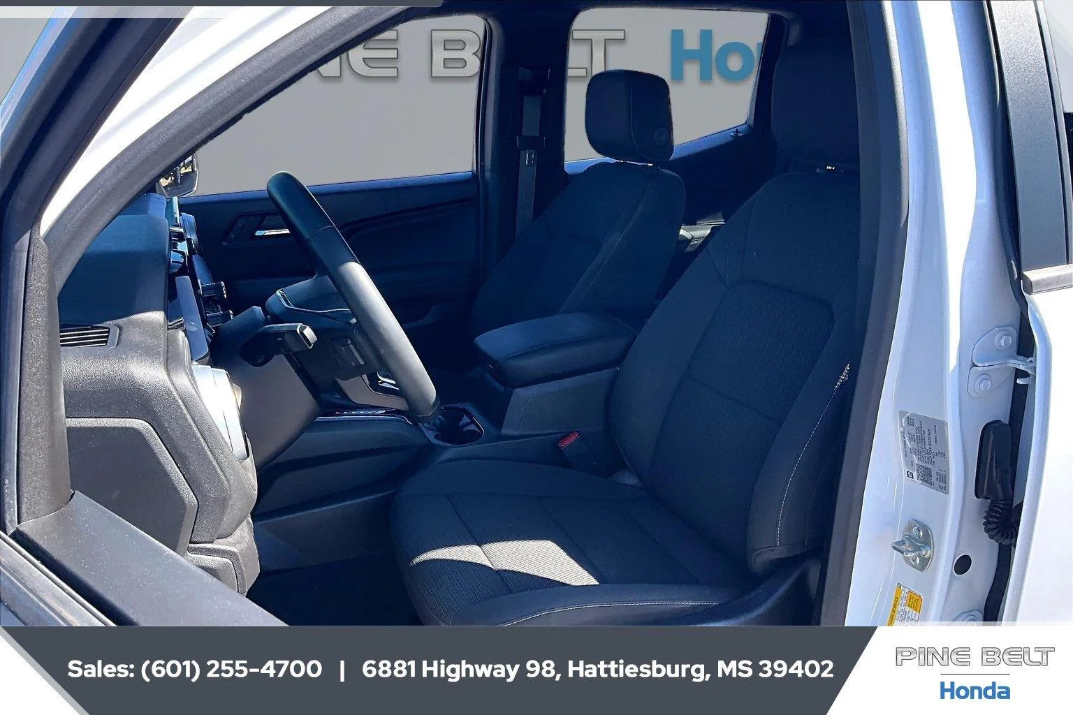Used 2024 Summit White Chevrolet 4WD LT image 18