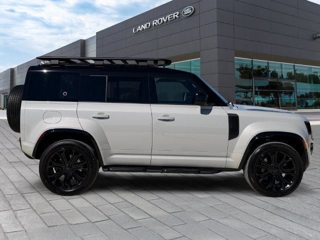 Used 2026 Borasco Grey Metallic Land Rover OCTA image 6