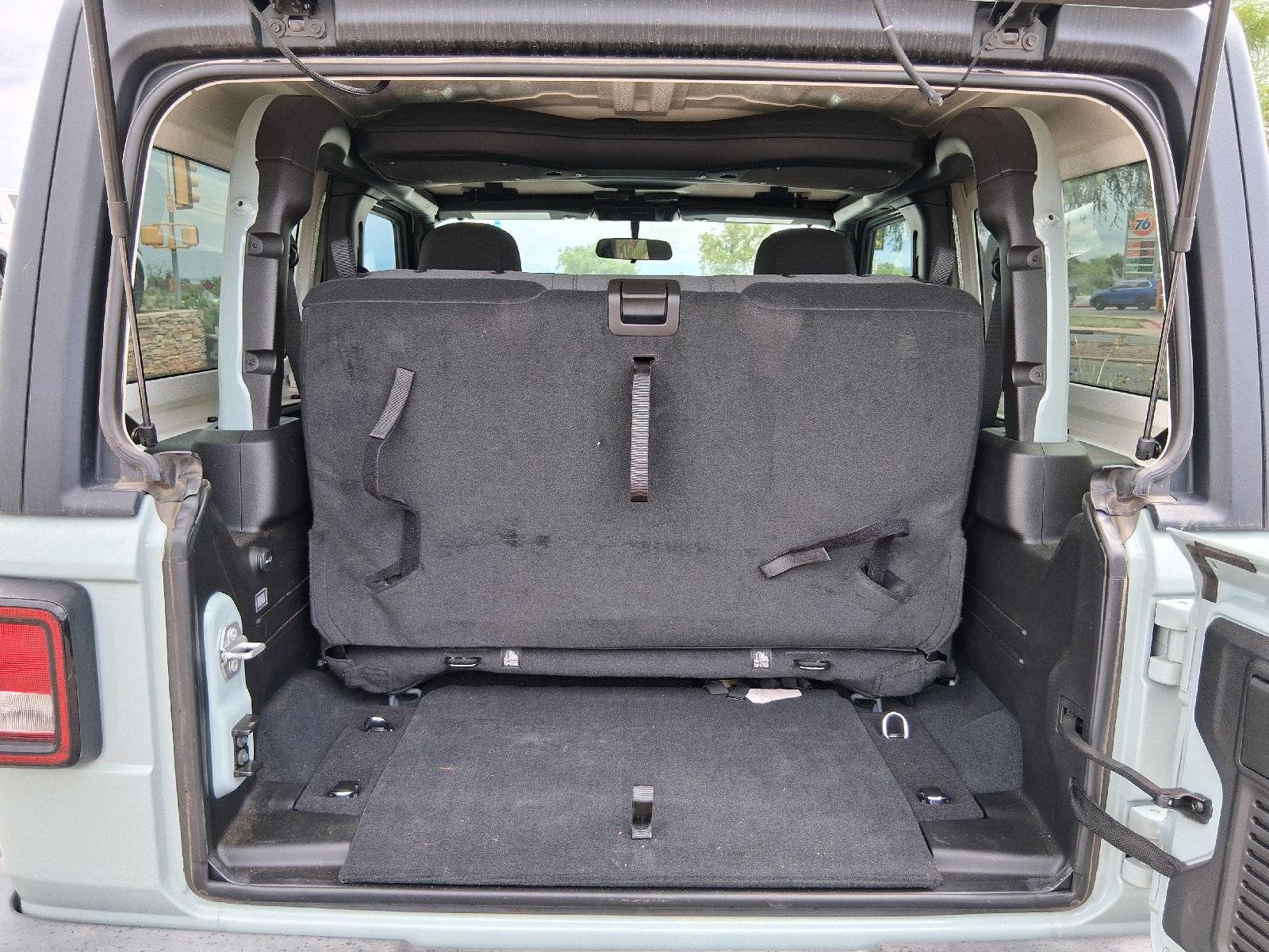 Used 2024 Earl Clearcoat Jeep Sport image 17
