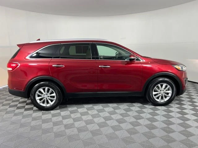 Used 2018 Red Kia LX image 7