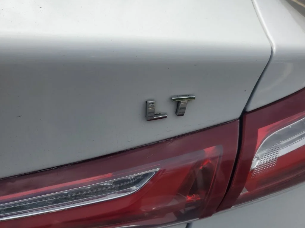 Used 2019 White Chevrolet LT image 5