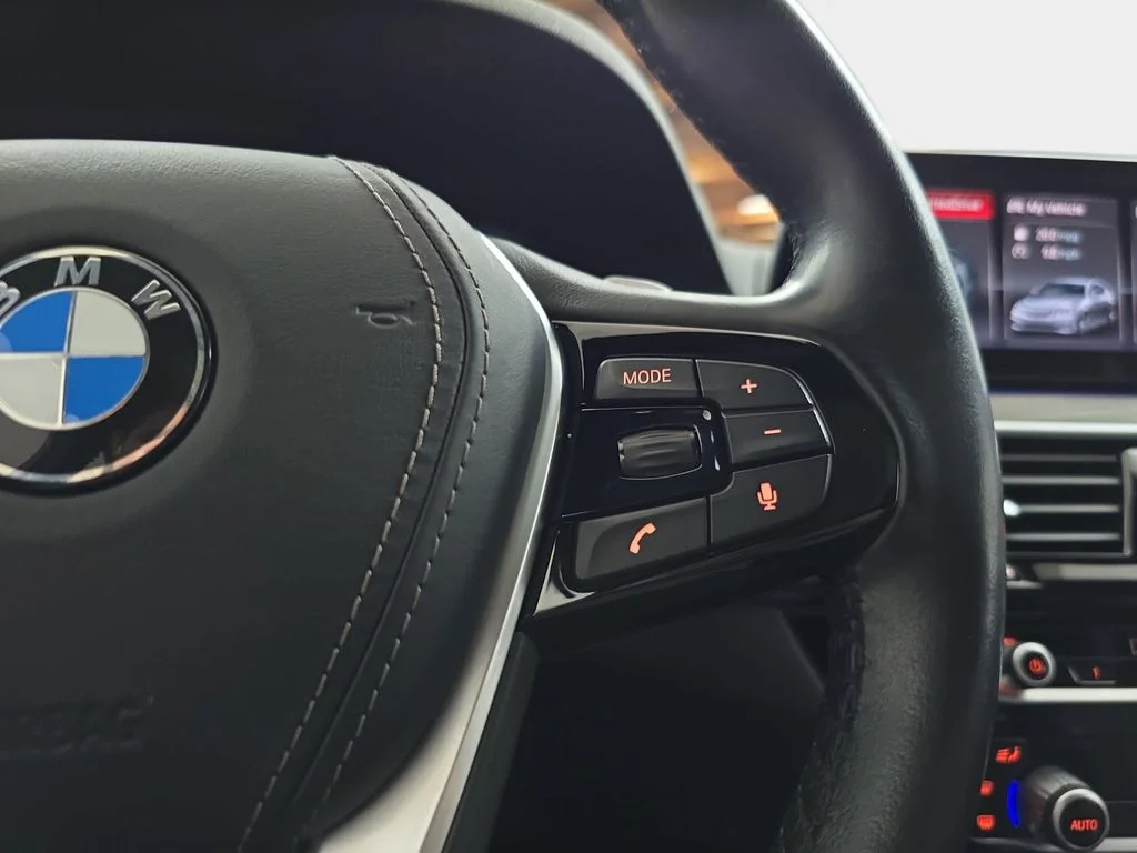 Used 2019 White Metallic BMW 530e xDrive iPerformance image 21
