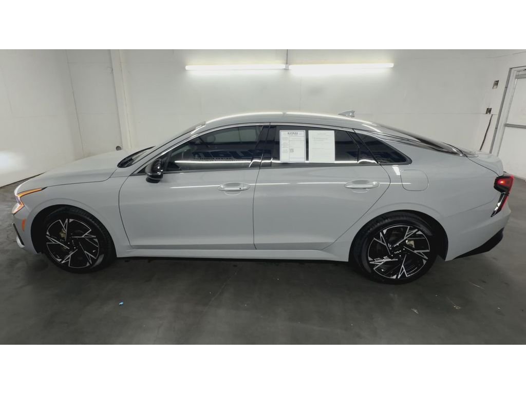 Used 2025 Wolf Gray Kia GT-Line image 5
