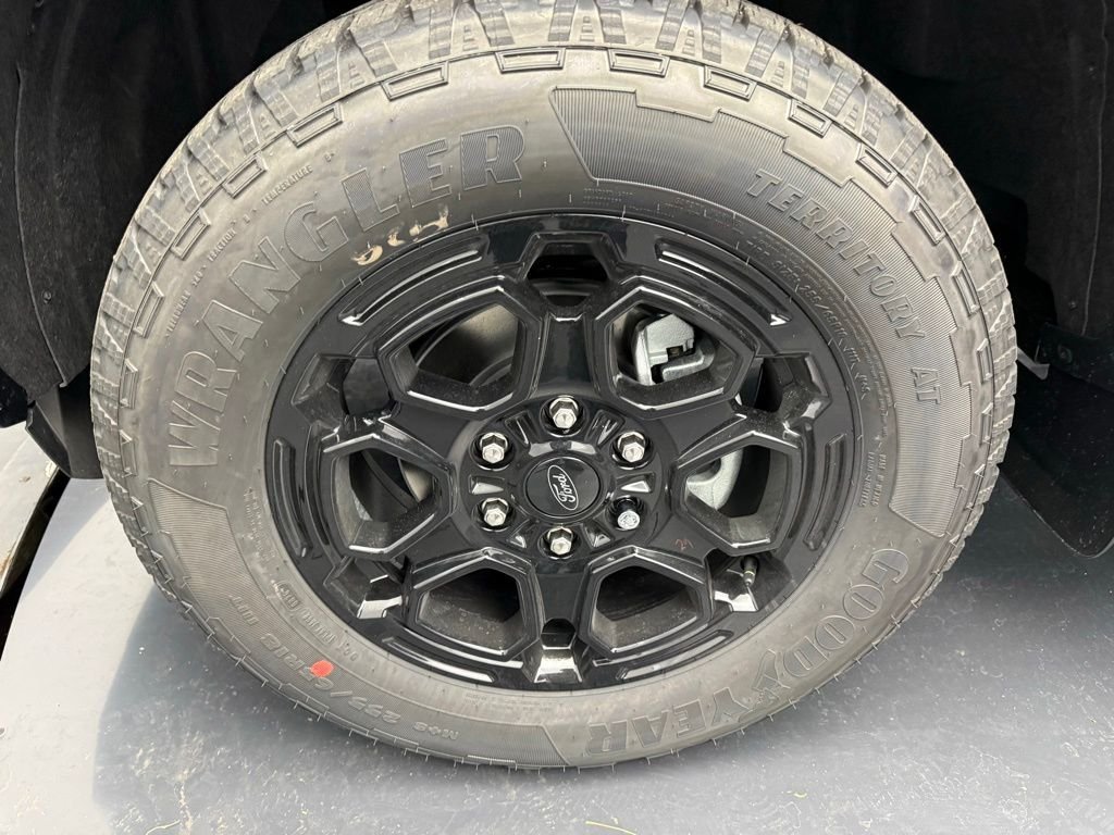 New 2026 Shadow Black Ford XLT image 40