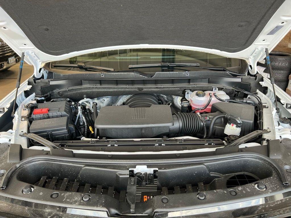 Used 2026 Summit White Chevrolet Z71 image 10