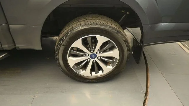 Used 2019 Magnetic Ford XL image 9