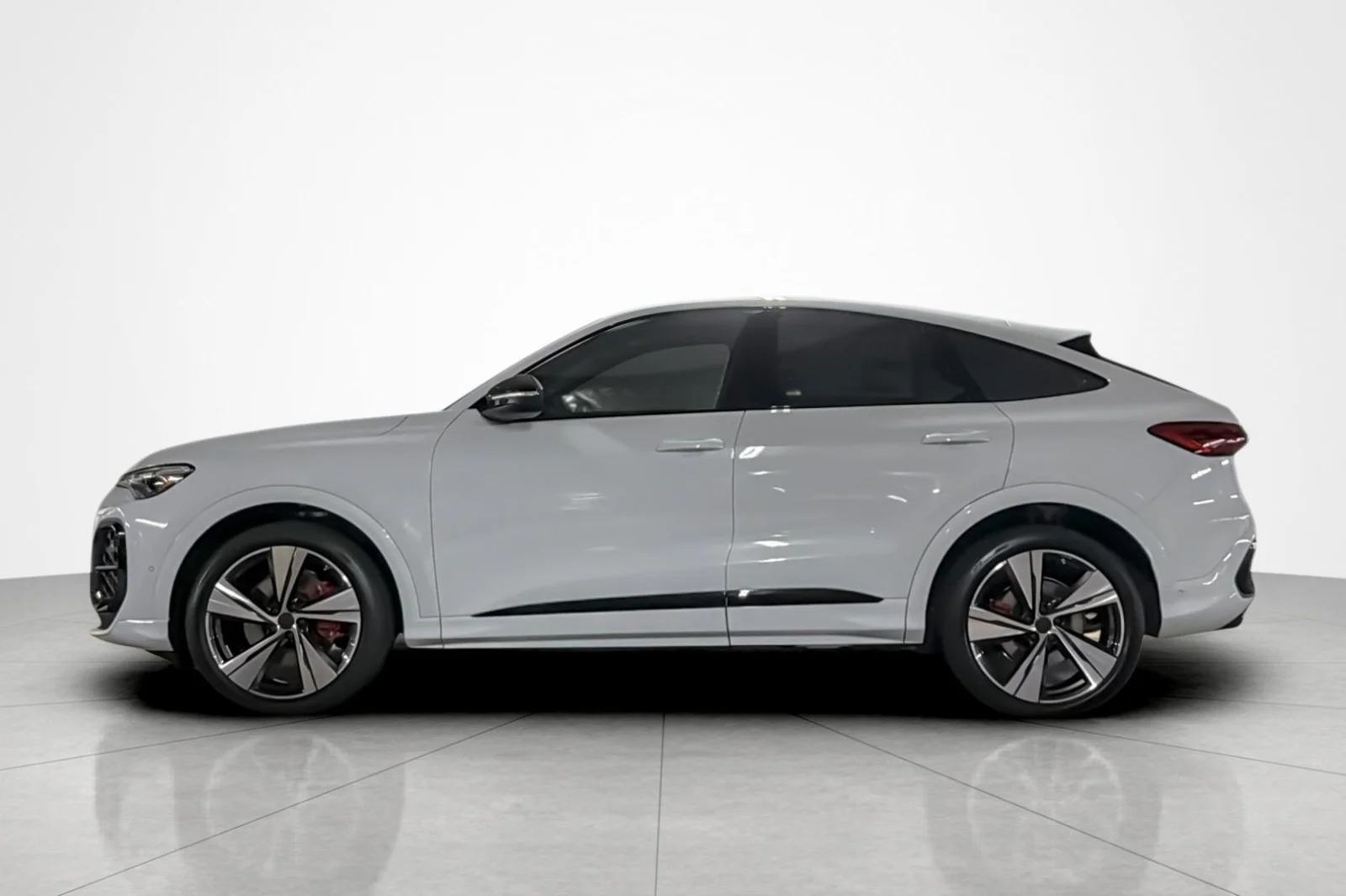New 2026 Glacier White Metallic Audi Premium Plus 3.0 TFSI quattro image 3