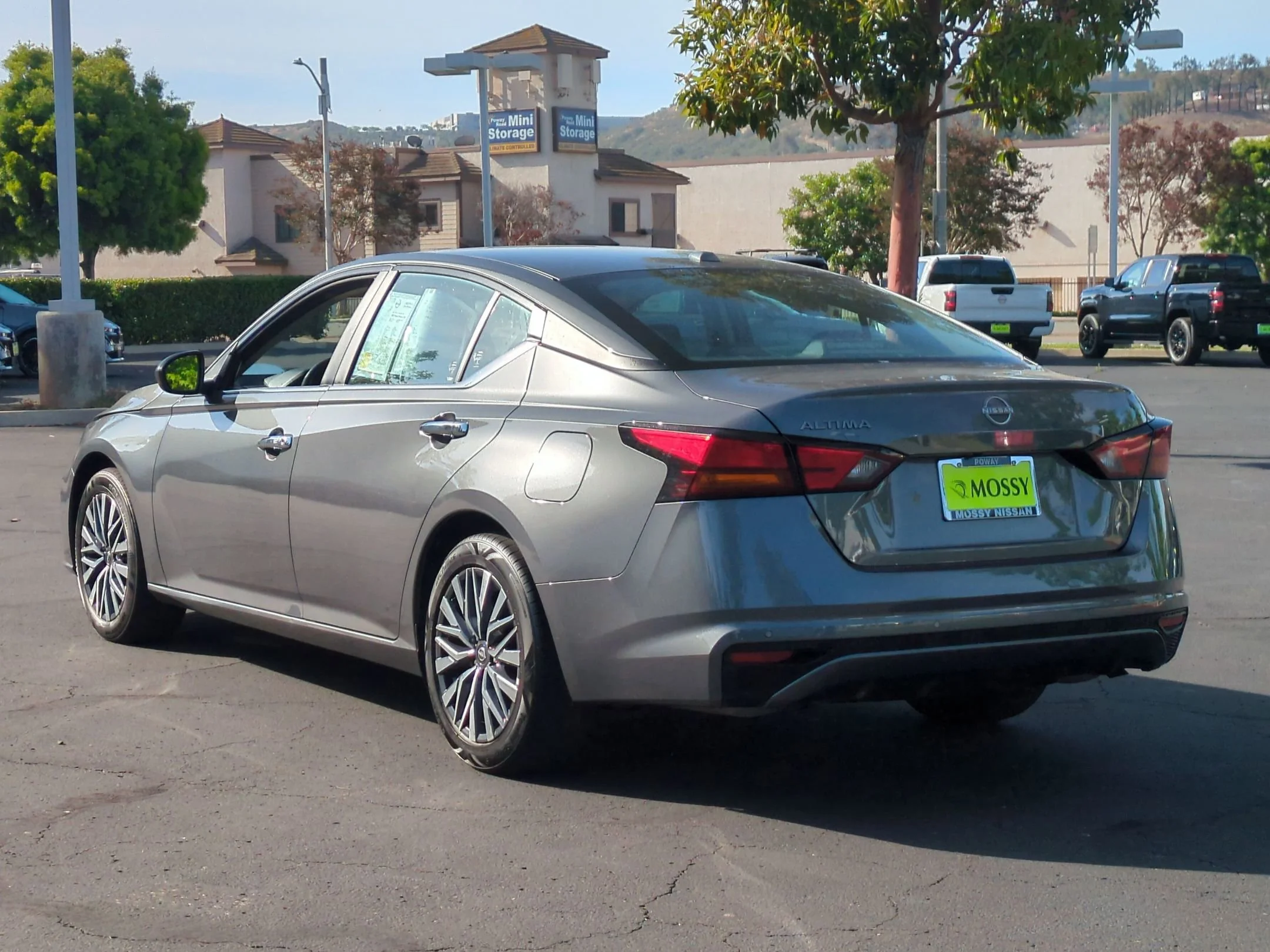 2025 Nissan Altima SV - Photo 6