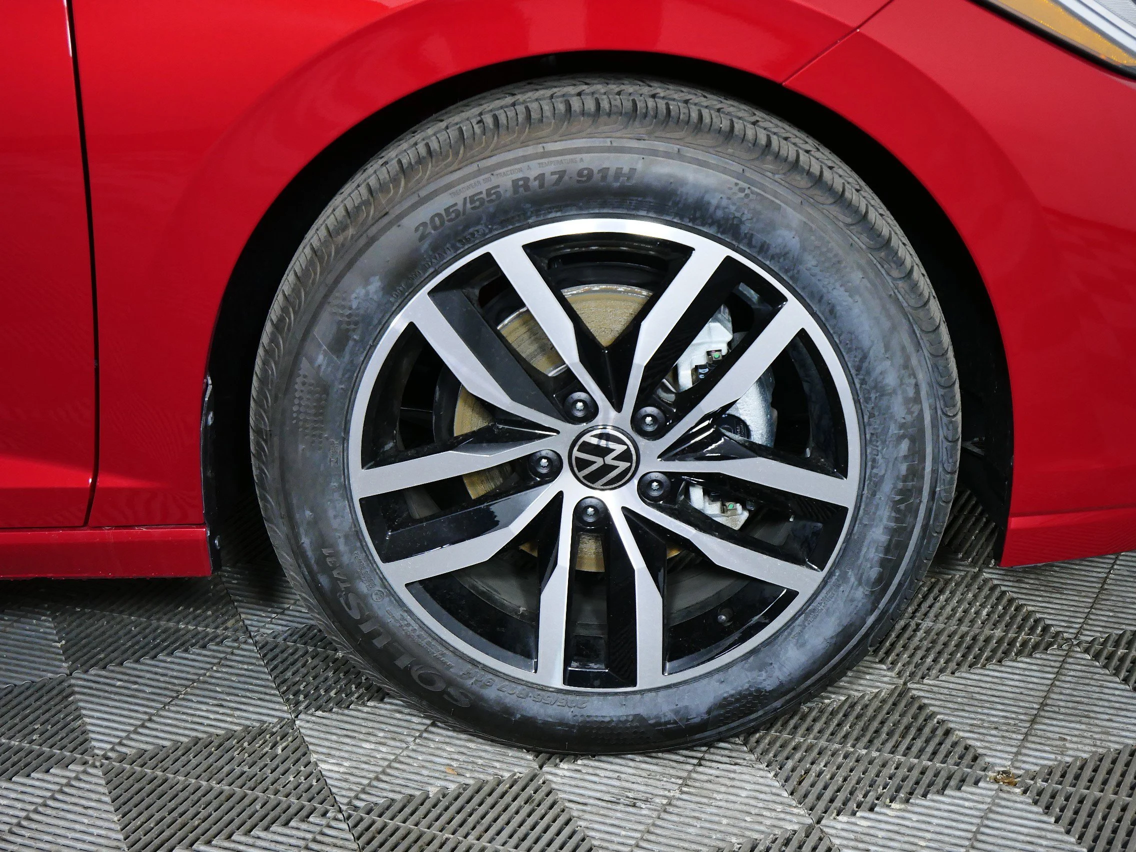 New 2026 KINGS RED MET W Volkswagen SE image 9