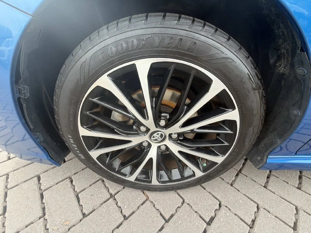 Used 2019 Blue Toyota SE image 10