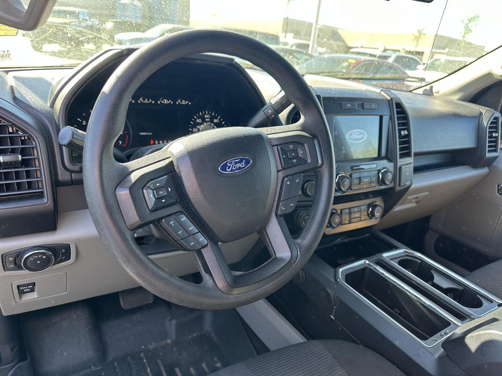 2025 Toyota RAV4 XSE - Photo 66