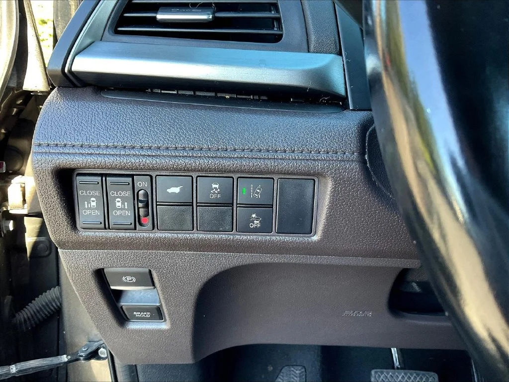 Used 2020 Pacific Pewter Metallic Honda EX-L image 17