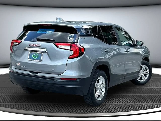Certified Used 2024 Sterling Metallic GMC SLE image 7