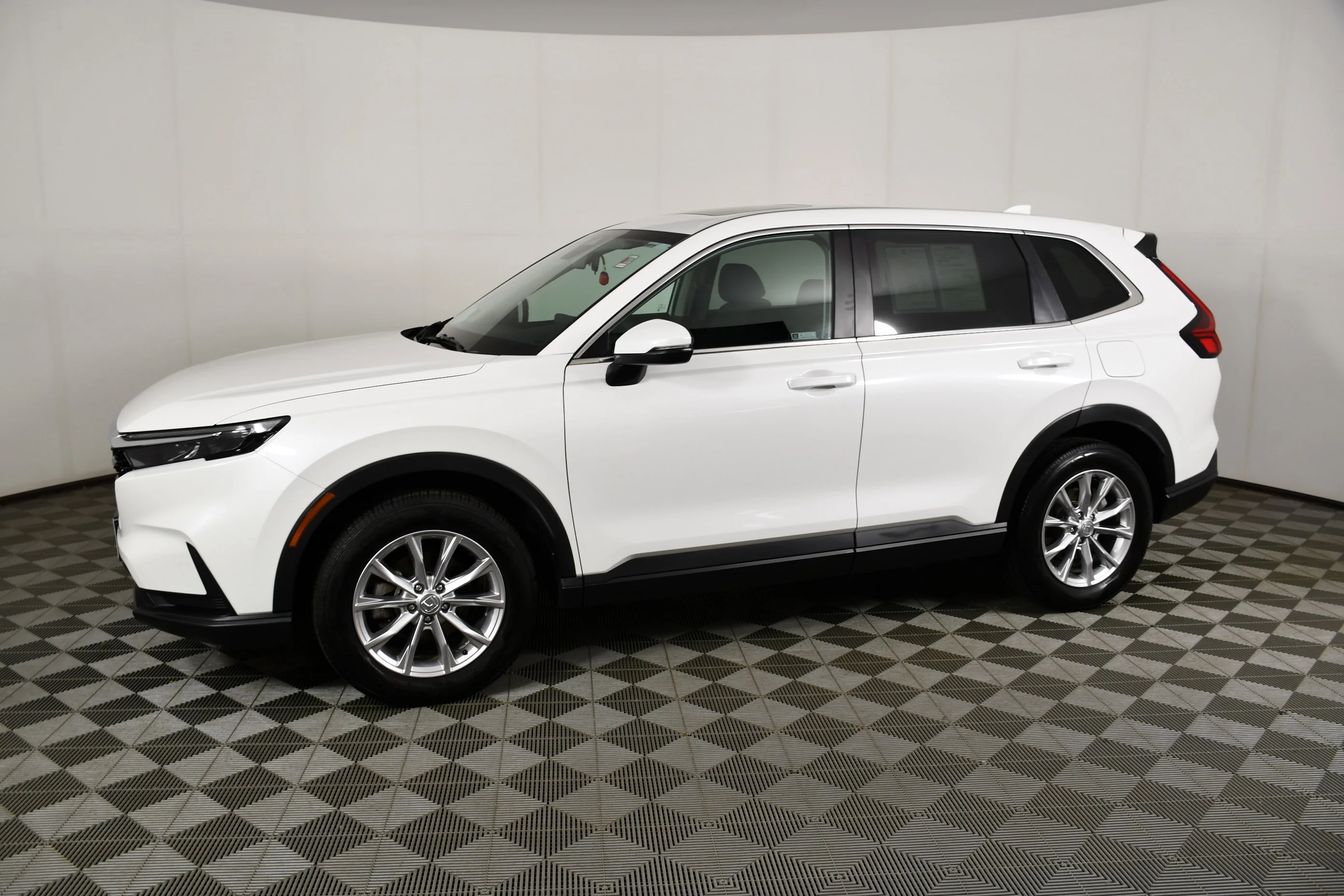 Certified Used 2024 Platinum White Pearl Honda EX image 9