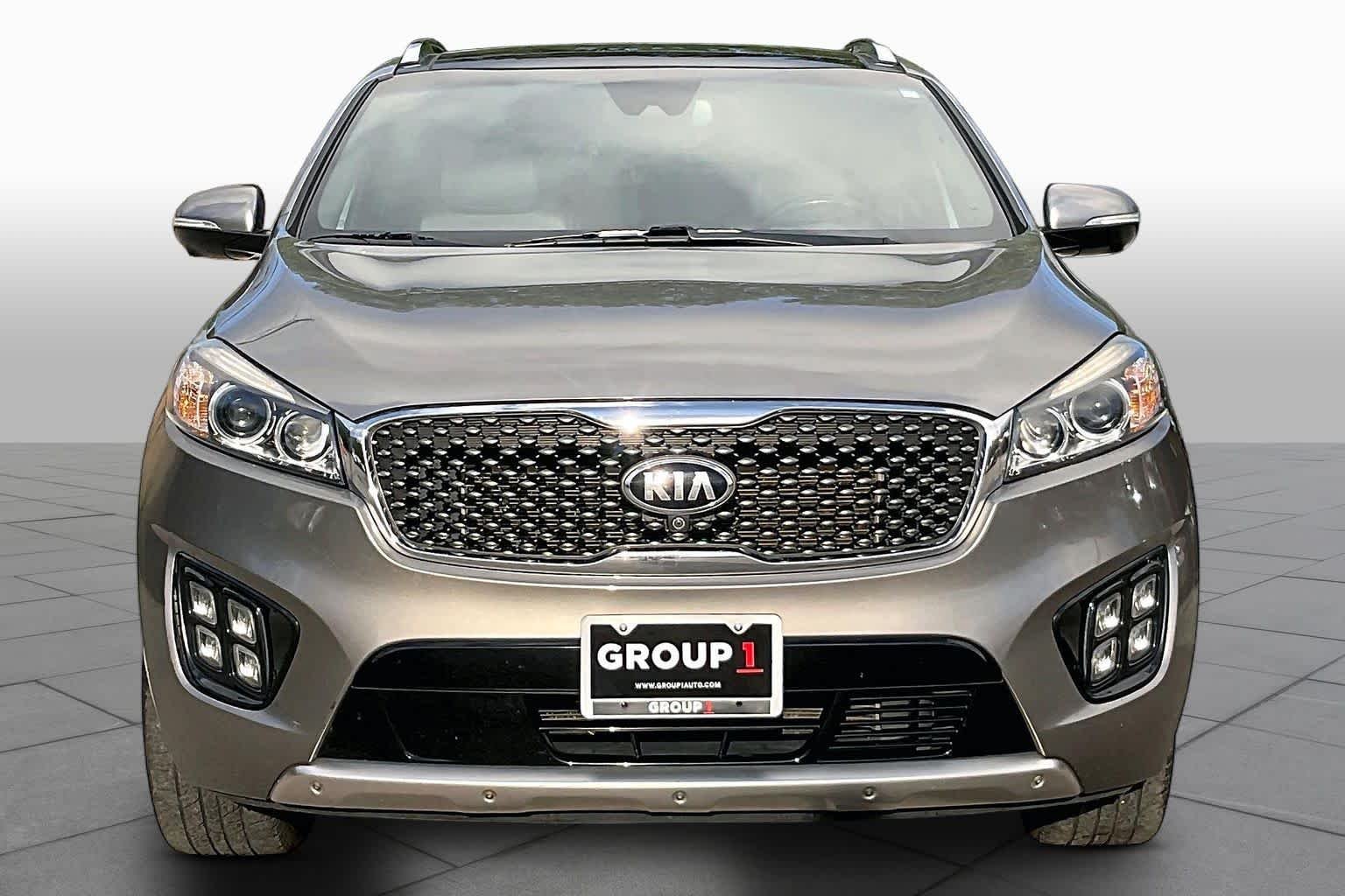 Used 2016 Titanium Silver Kia SXL image 4