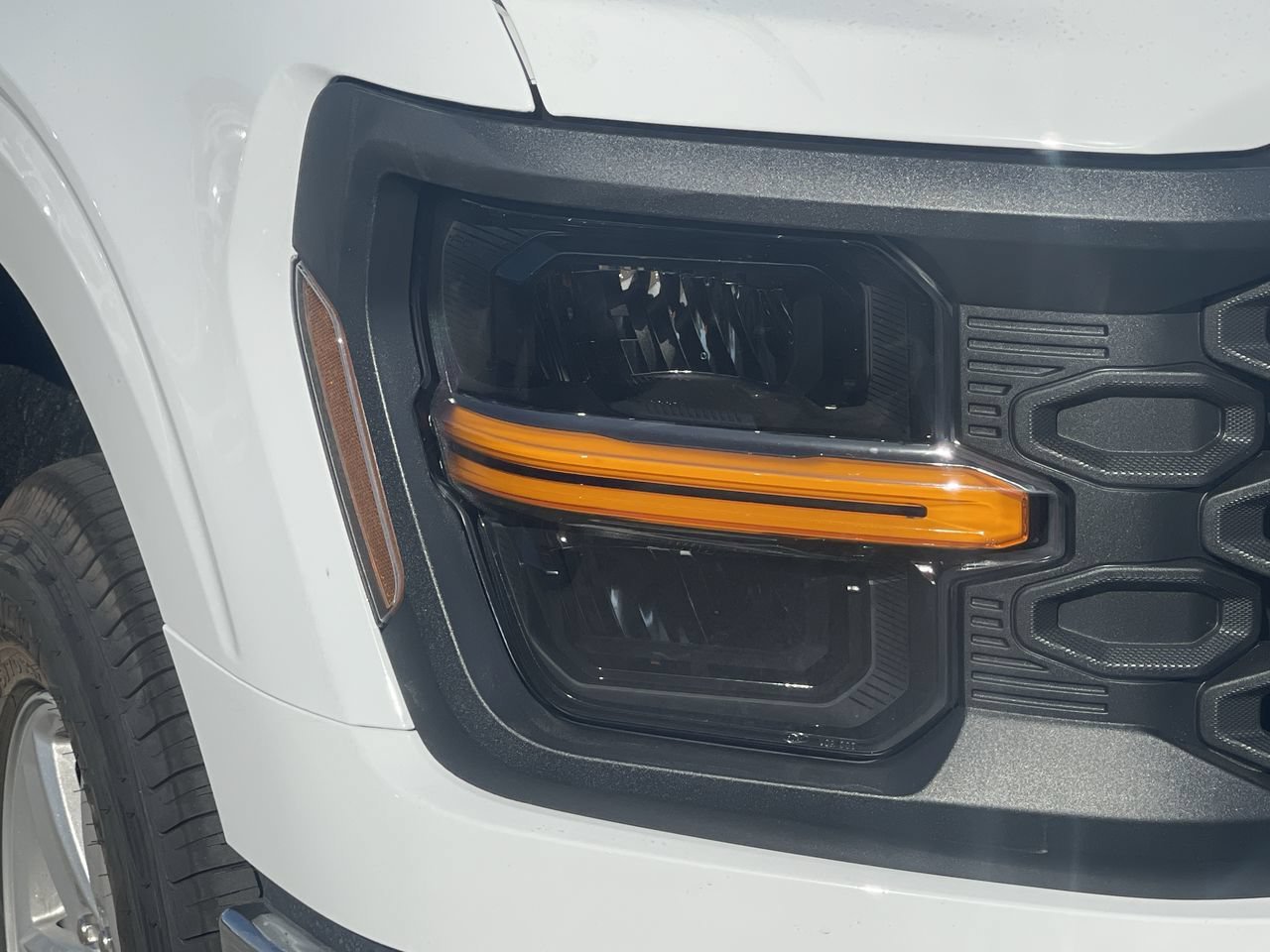 New 2026 Oxford White Ford XL image 7