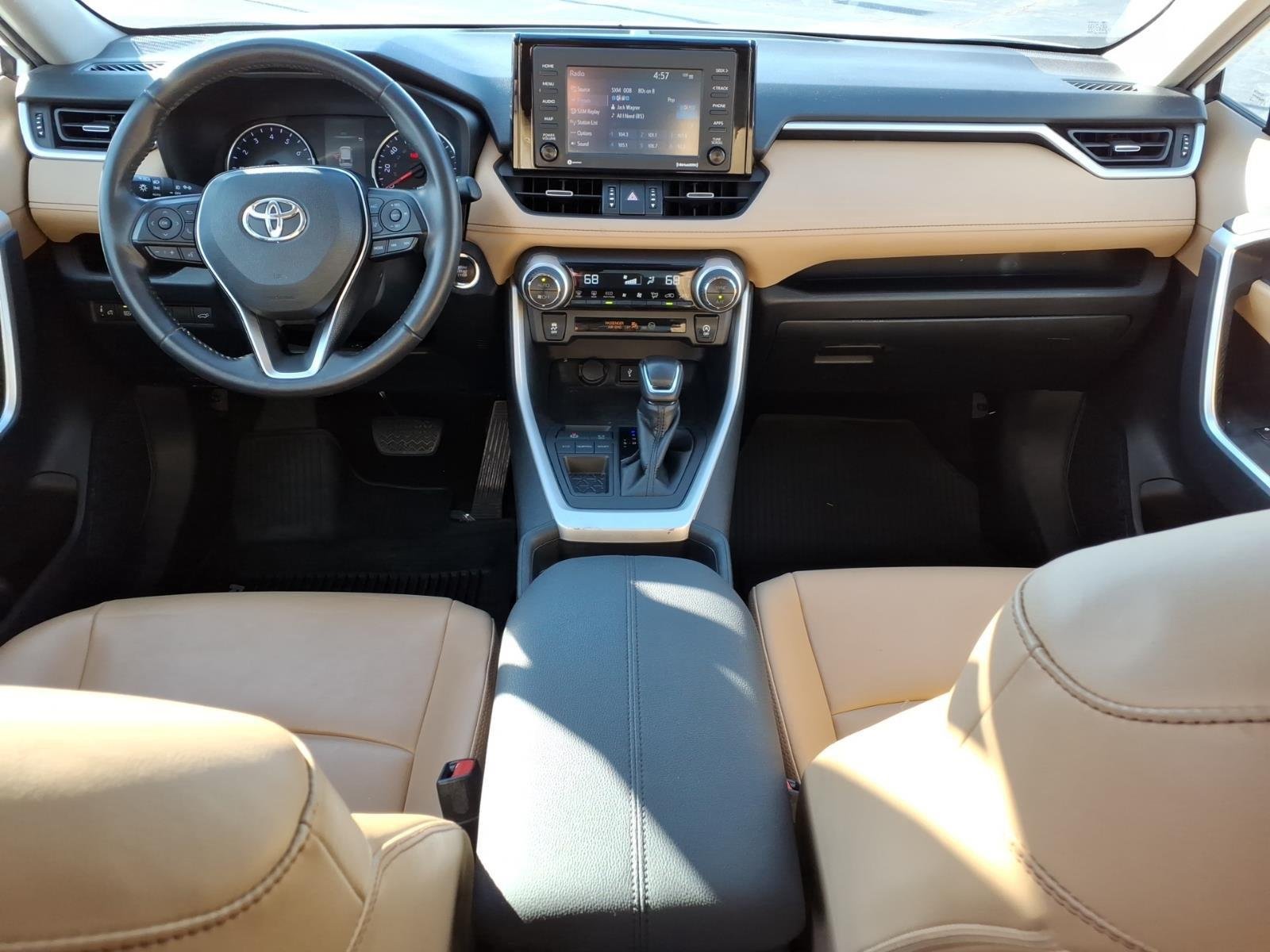 Used 2020 Super White Toyota XLE Premium image 19