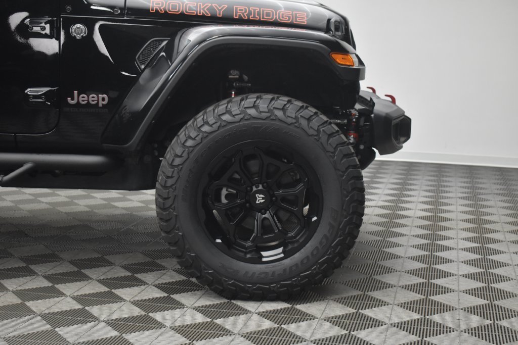 New 2026 Black Clear-Coat Exterior Paint Jeep Rubicon image 7