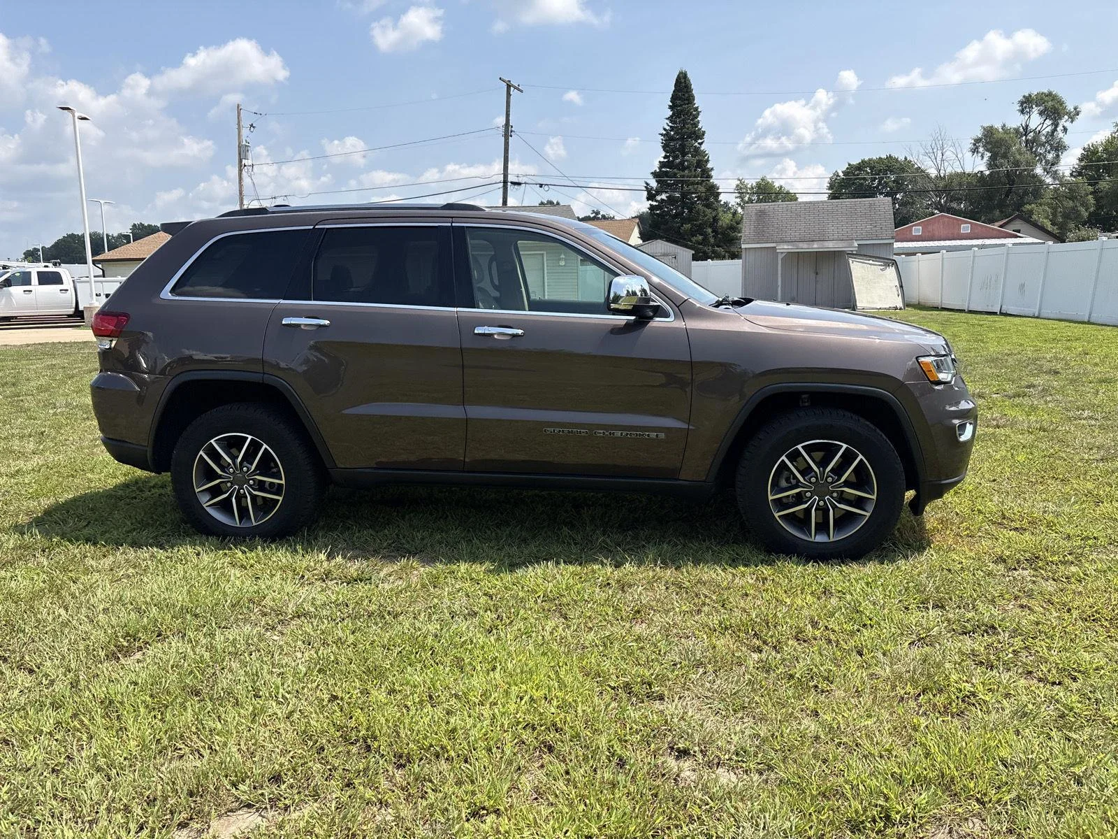 Used 2021 Walnut Brown Metallic Clearcoat Jeep Limited image 4