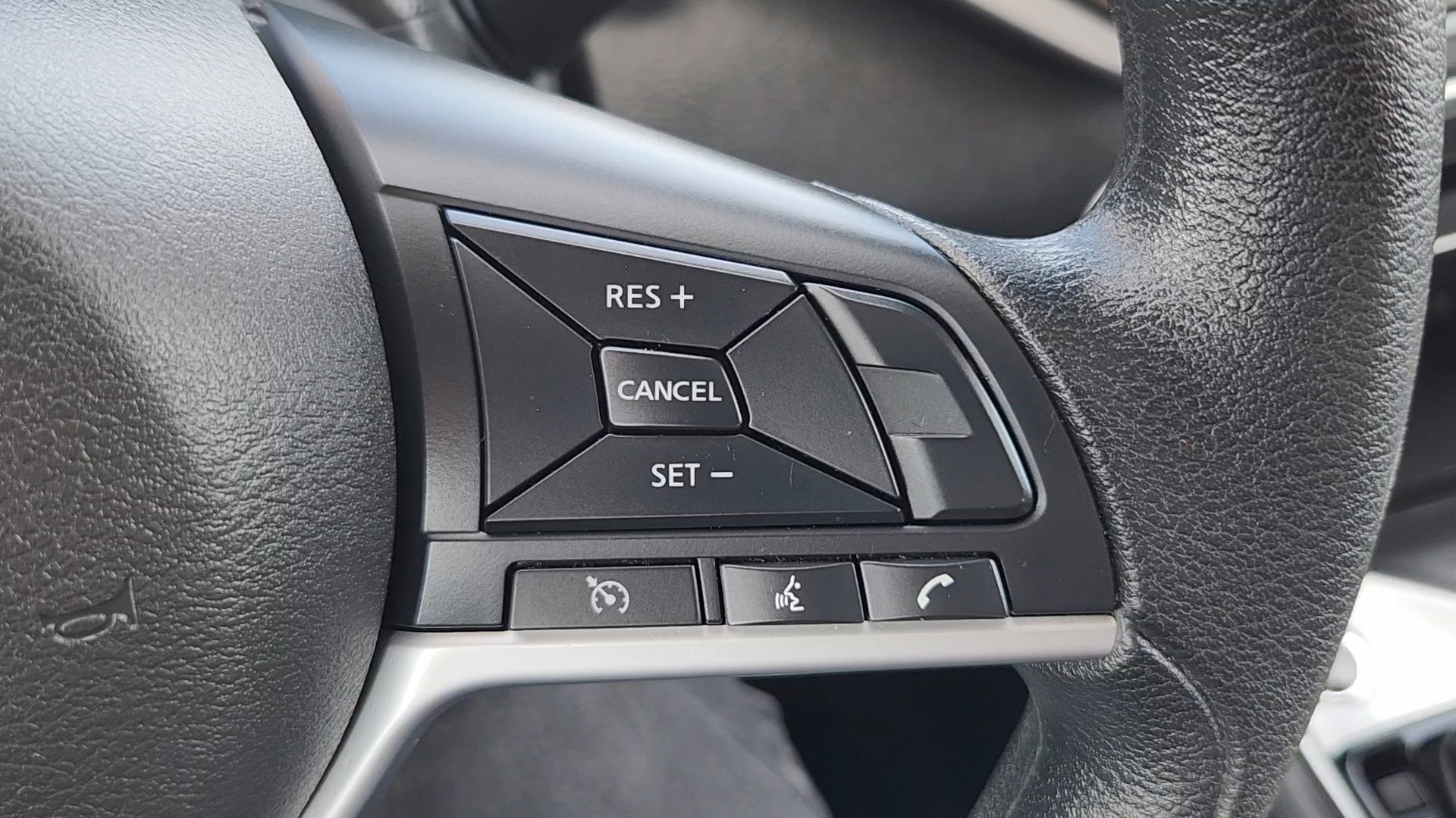2025 Nissan Altima SV - Photo 13