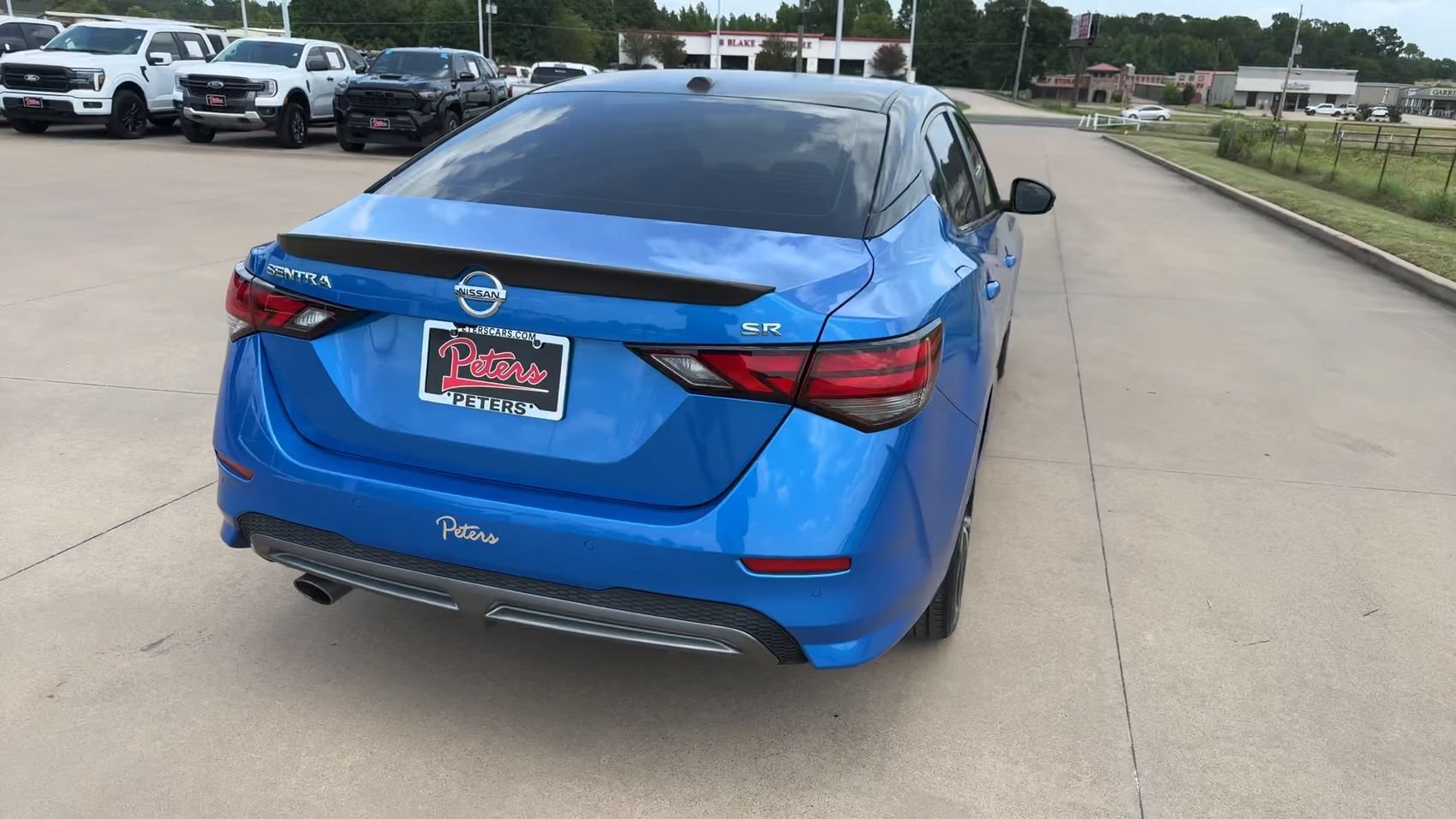 Used 2020 Electric Blue Metallic Nissan SR image 8