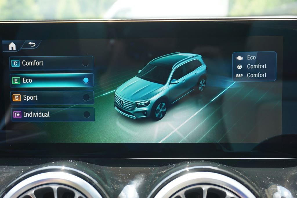 2025 Mercedes-Benz GLB Base - Photo 35